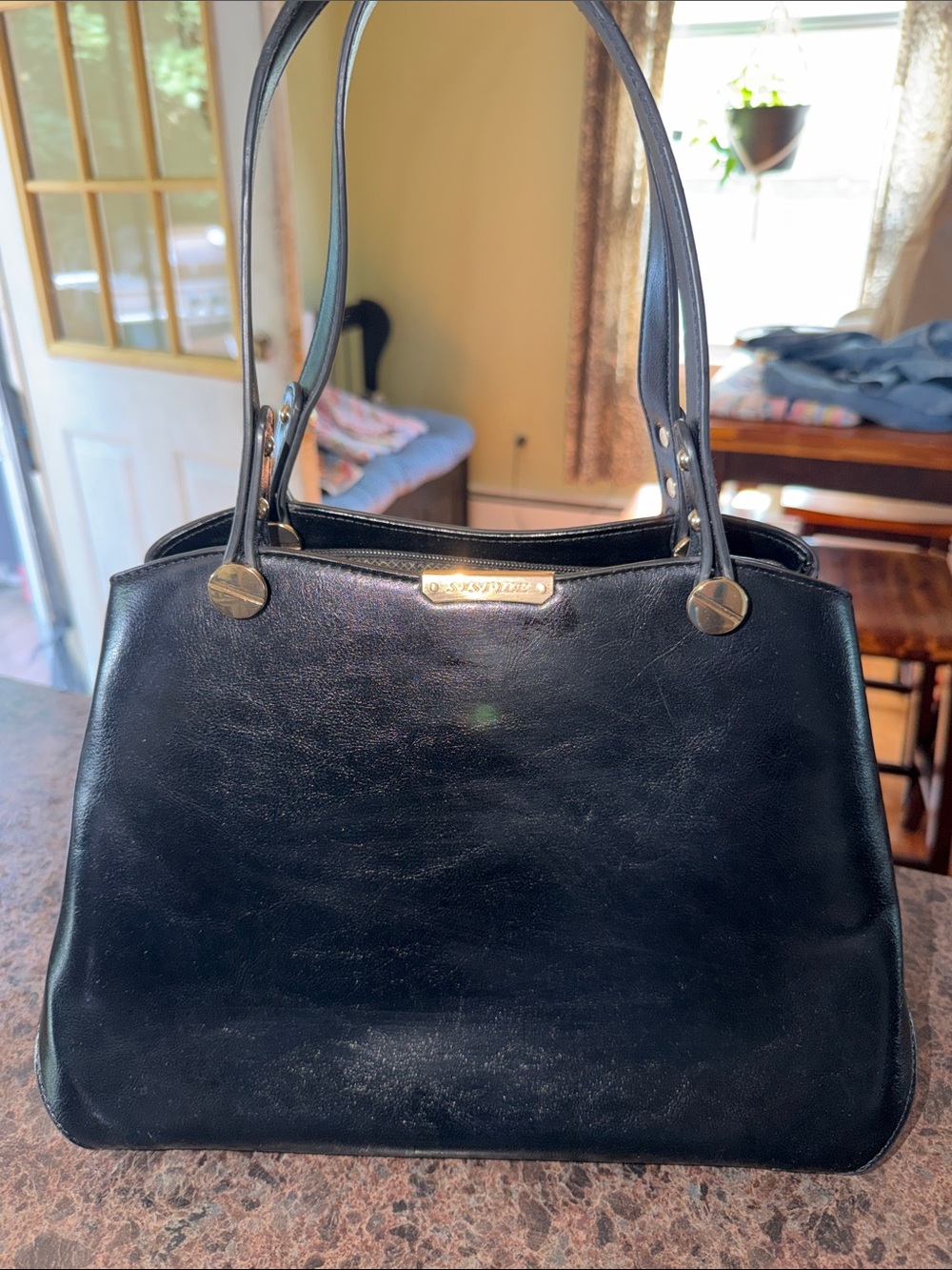 Systyle Paris Black Leather Tote-Style Shoulder Bag with Gold Hardware